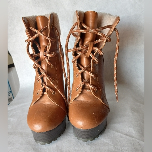 Maysi Booties Shoe Dazzle Size 5.5 - Picture 2 of 7